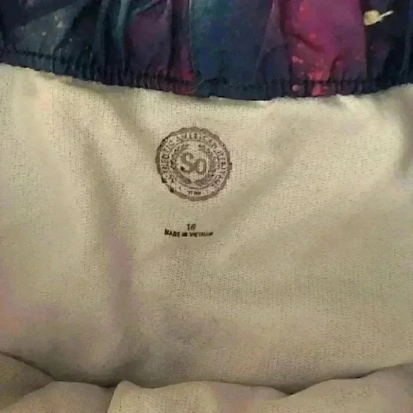 Lot of 4 girls shorts best fits youth 7-12 youth Medium/Large - Picture 8 of 8